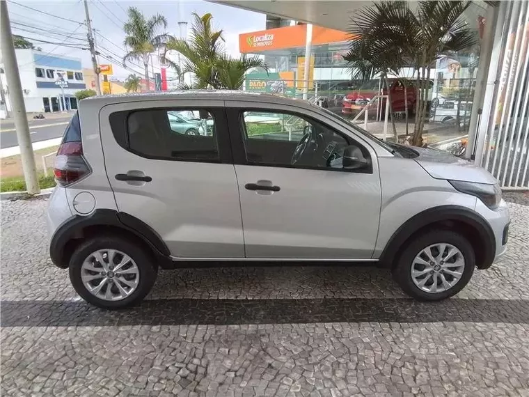 Fiat Mobi Prata 6