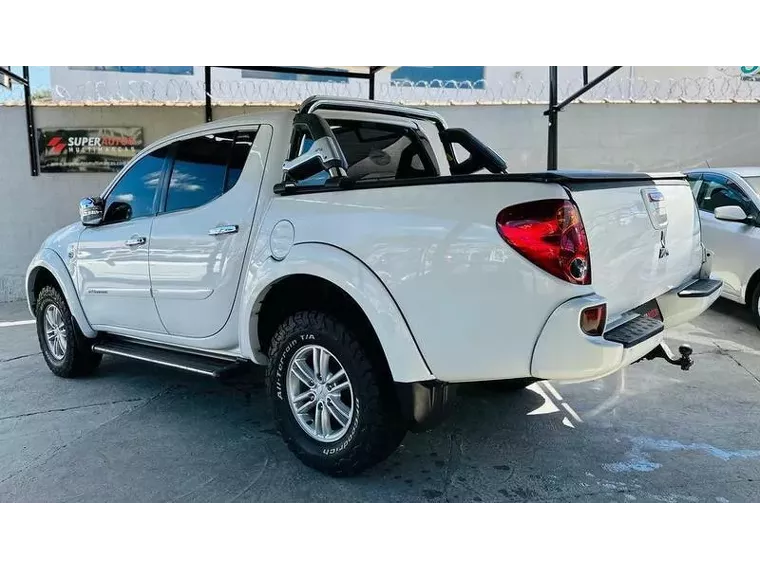 Mitsubishi L200 Triton Branco 3