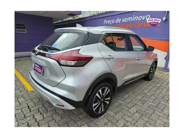 Nissan Kicks Prata 7