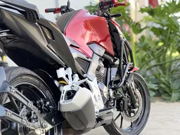 CB 300