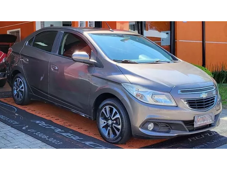 Chevrolet Prisma Cinza 6