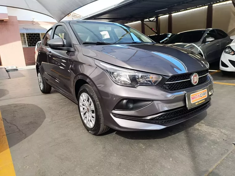 Fiat Cronos Cinza 1