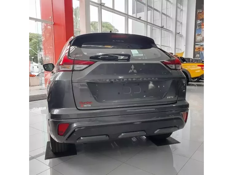 Mitsubishi Eclipse Cross Cinza 9