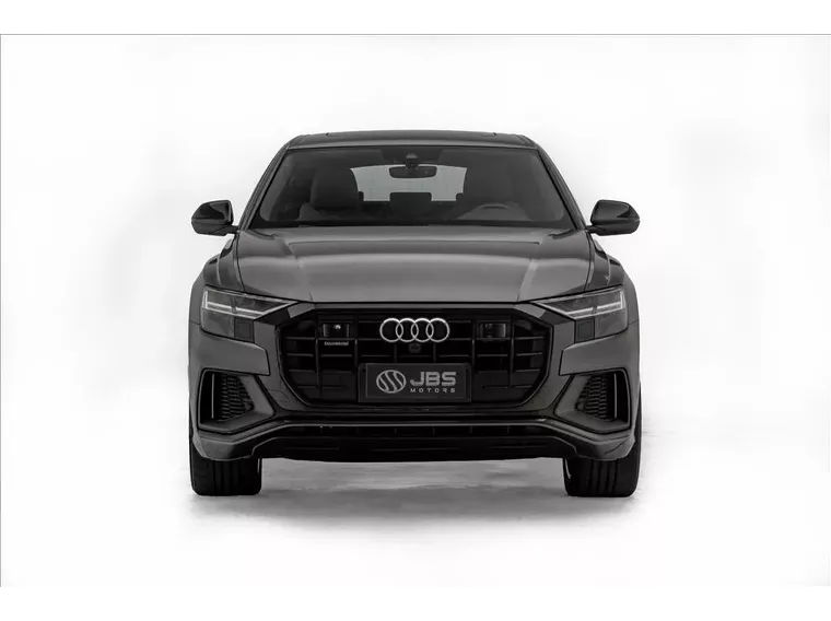 Audi Q8 Cinza 11