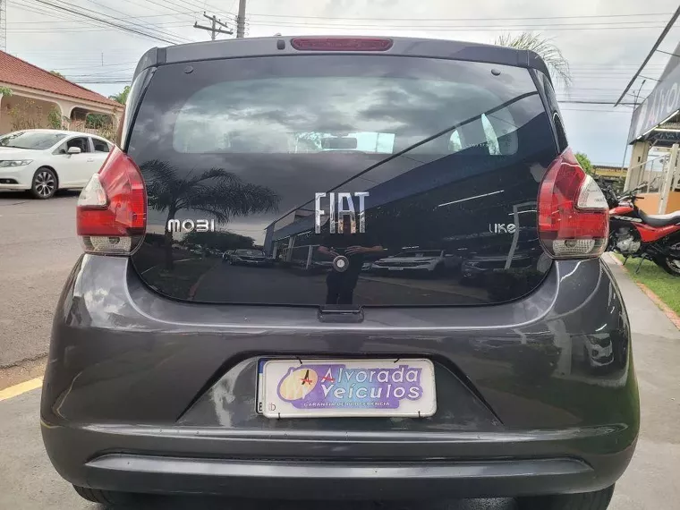 Fiat Mobi Cinza 6