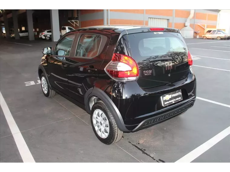 Fiat Mobi Preto 4