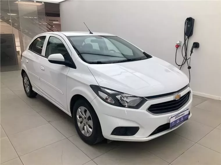 Chevrolet Onix Branco 1