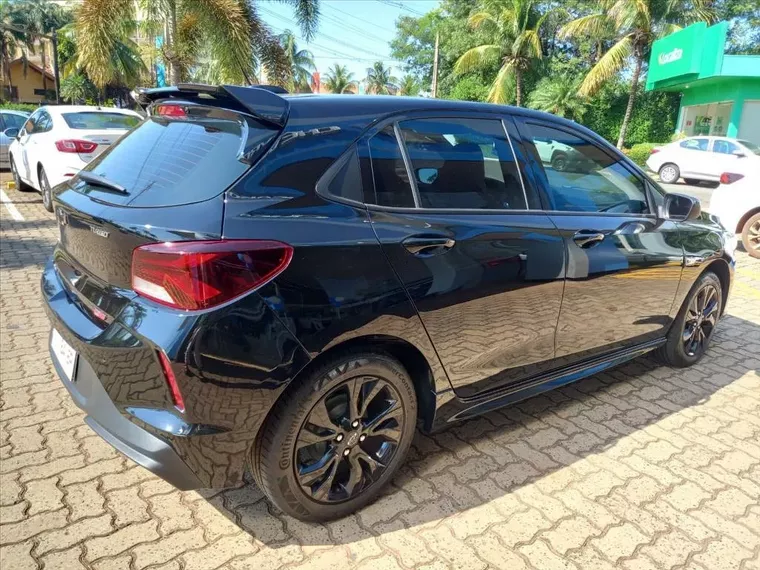 Chevrolet Onix Preto 9