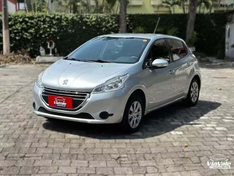 Peugeot 208 Prata 10