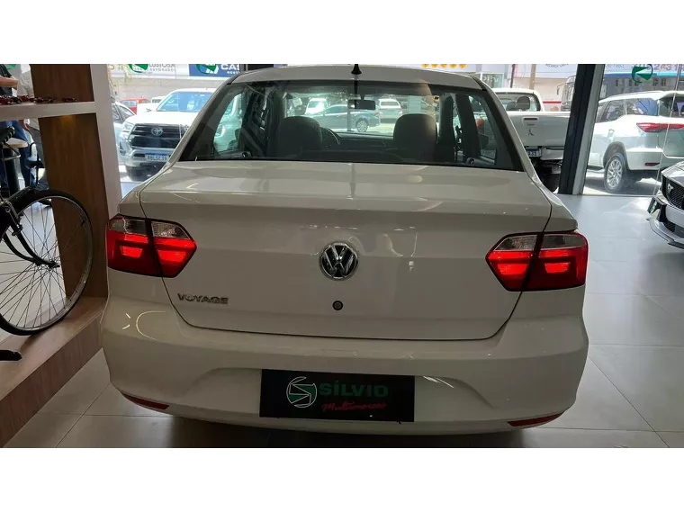 Volkswagen Voyage Branco 2