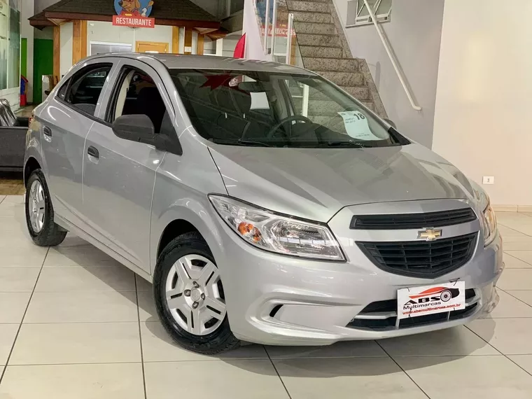 Chevrolet Onix Prata 3