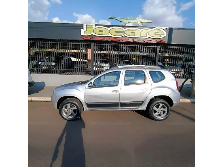 Renault Duster Prata 10