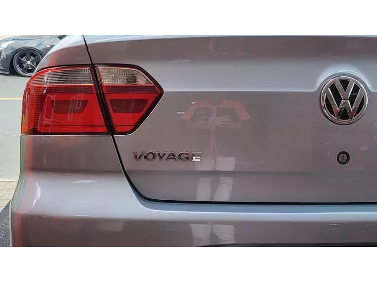 Volkswagen Voyage Prata 8