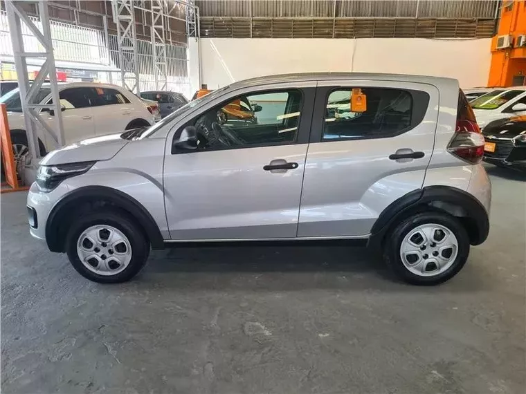 Fiat Mobi Prata 4