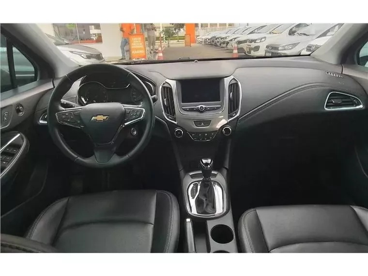 Chevrolet Cruze Prata 4