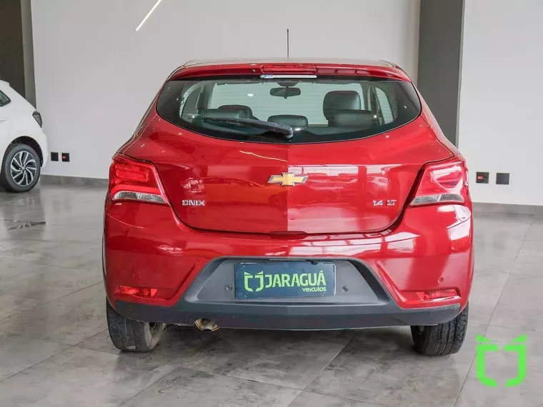 Chevrolet Onix Vinho 1