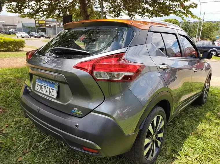 Nissan Kicks Cinza 11