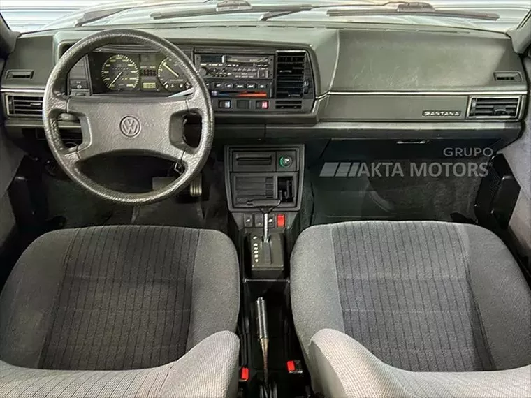 Volkswagen Santana Prata 14