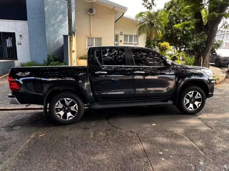 Toyota Hilux Preto 2