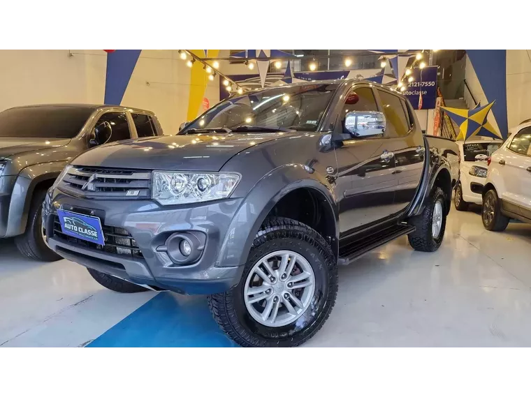 Mitsubishi L200 Triton Cinza 1