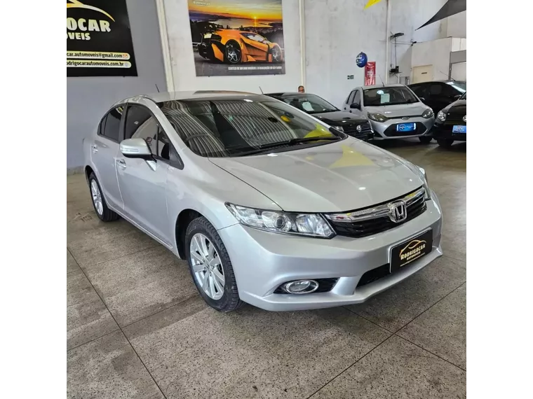 Honda Civic Prata 1