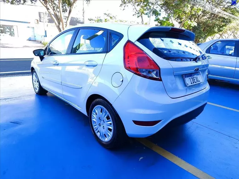 Ford Fiesta Branco 8