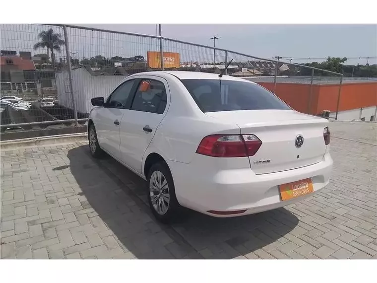 Volkswagen Voyage Branco 1