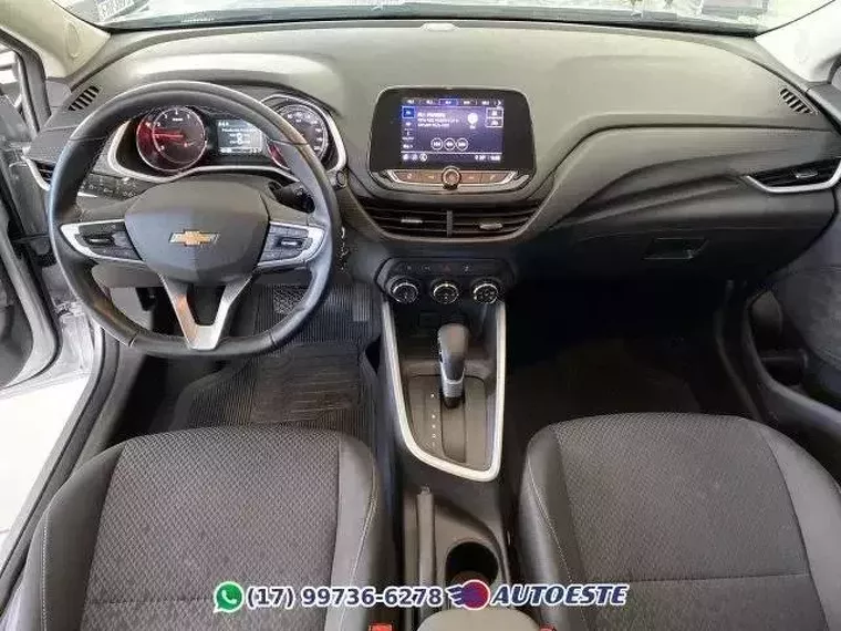 Chevrolet Onix Prata 8