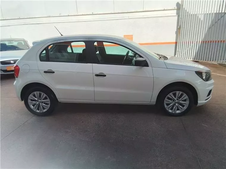 Volkswagen Gol Branco 10