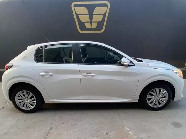 Peugeot 208 Branco 8