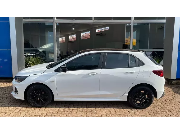 Chevrolet Onix Branco 6