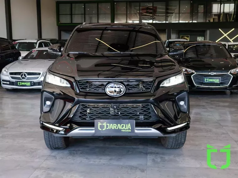 Toyota Hilux SW4 Preto 1