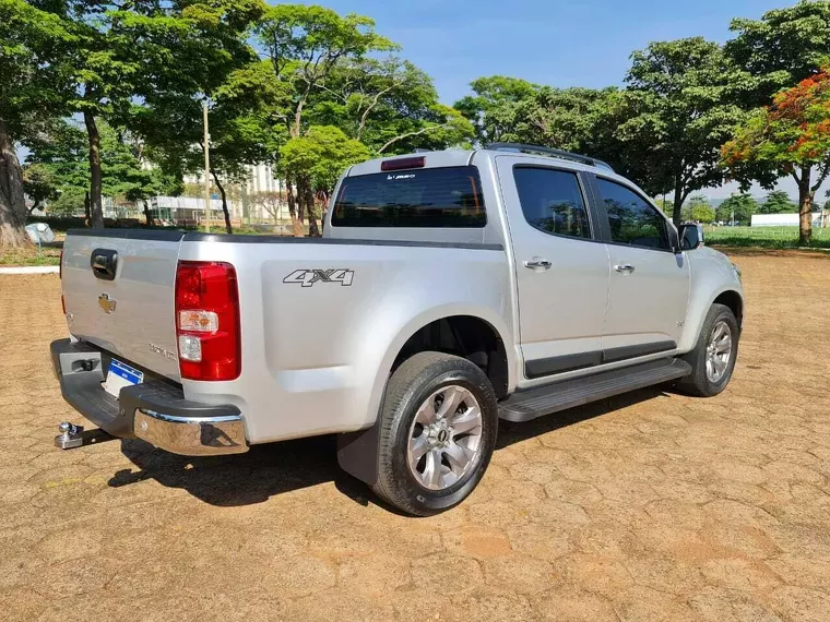 Chevrolet S10 Prata 23