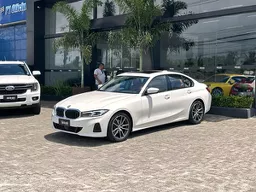 BMW 320i