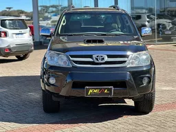 Toyota Hilux SW4