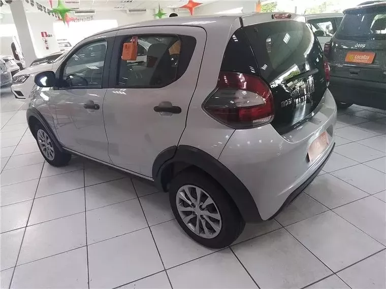 Fiat Mobi Prata 3