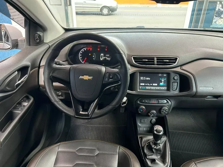 Chevrolet Prisma Prata 3