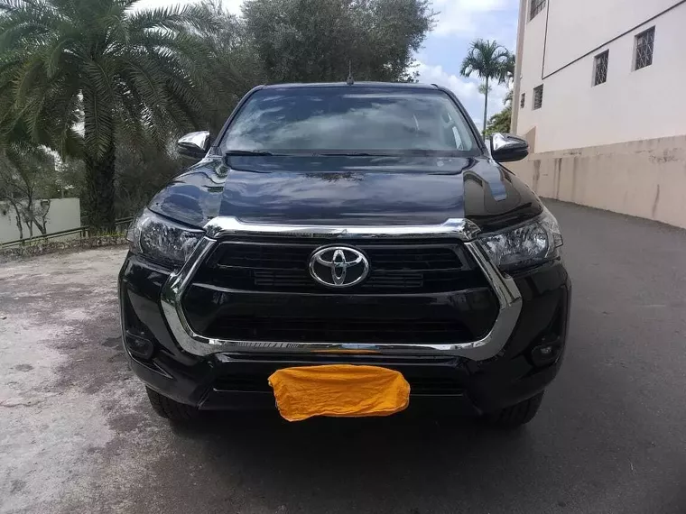 Toyota Hilux Preto 4