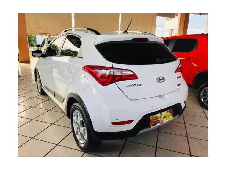 Hyundai HB20X Branco 6