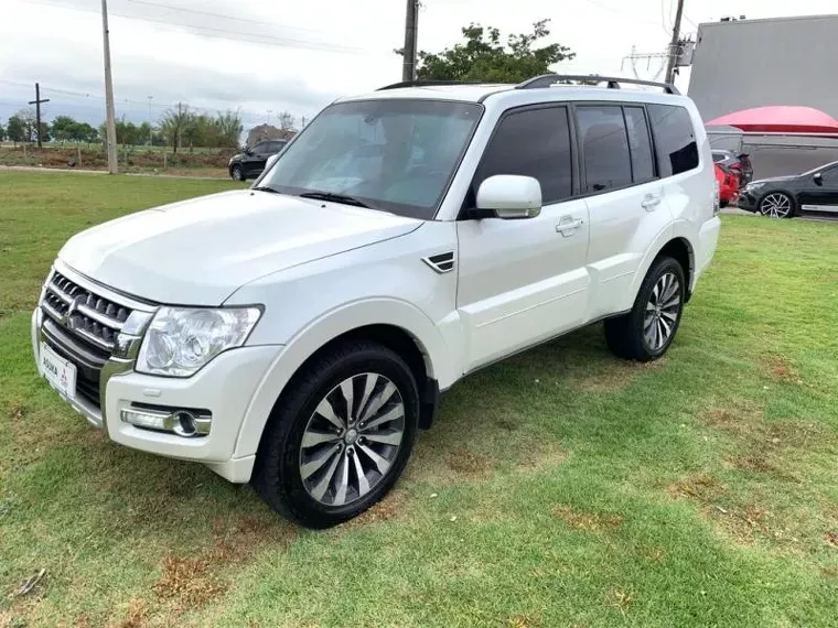 Mitsubishi Pajero Full Branco 21