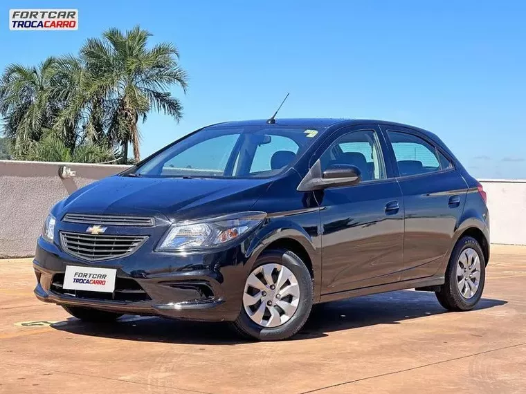 Chevrolet Onix Preto 7