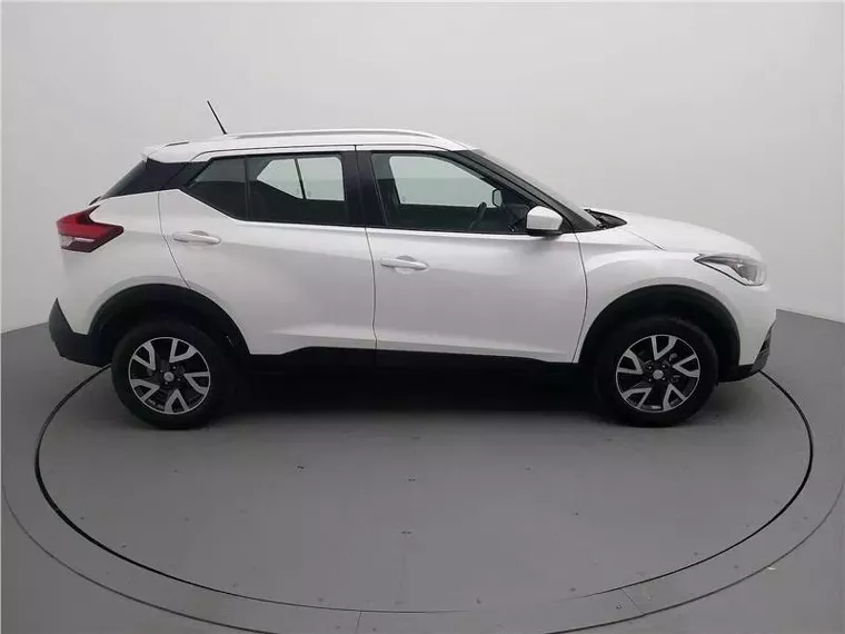 Nissan Kicks Branco 12