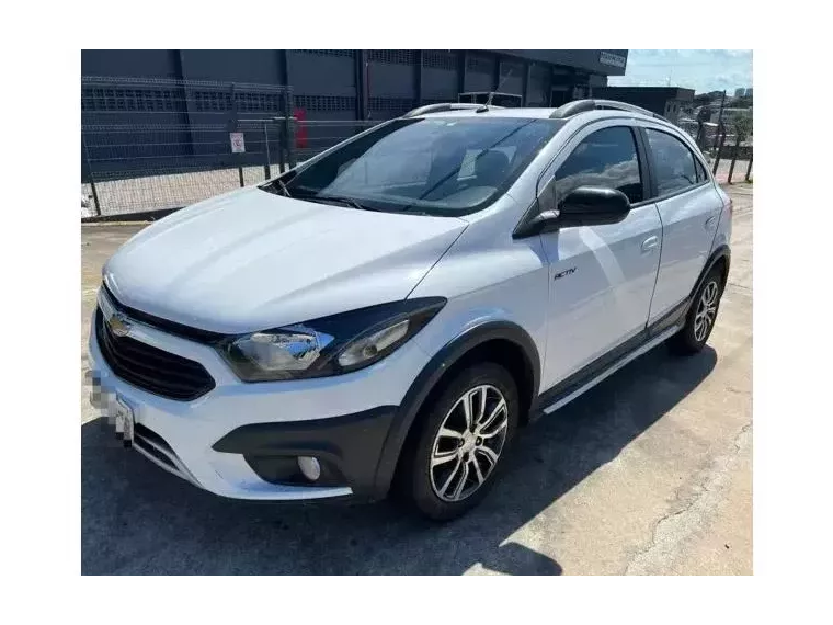 Chevrolet Onix Branco 2