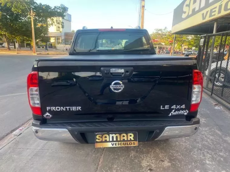 Nissan Frontier Preto 8