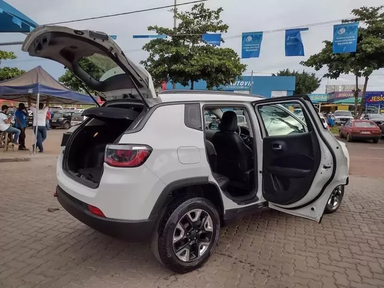 Jeep Compass Branco 18