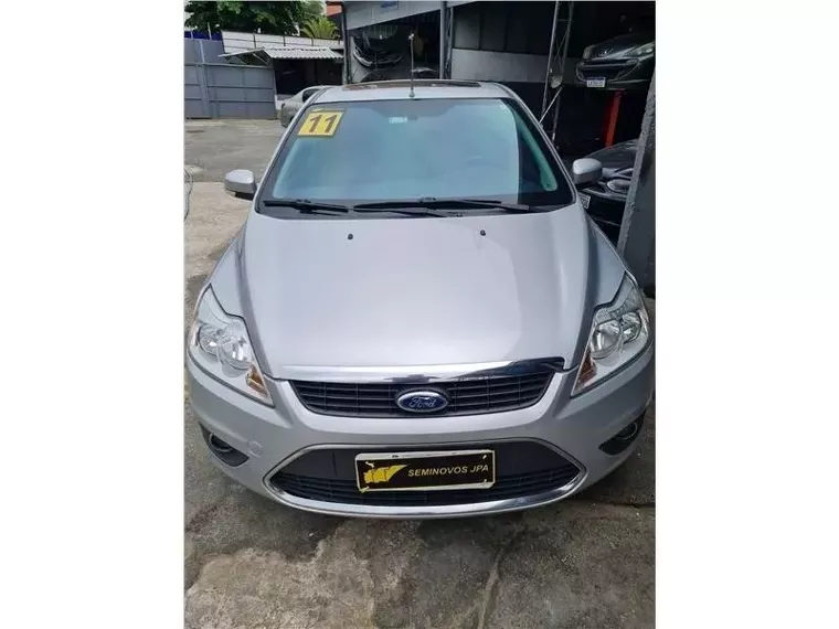 Ford Focus Prata 3