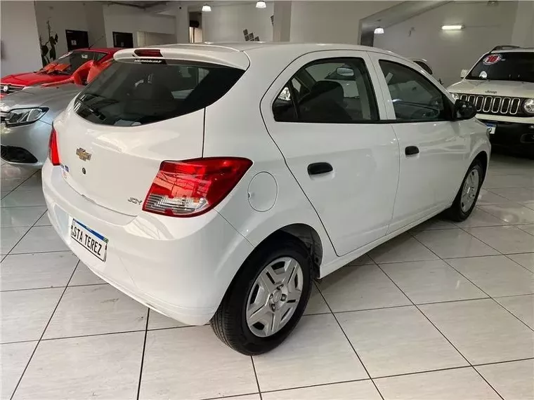 Chevrolet Onix Branco 7