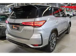 Toyota Hilux SW4