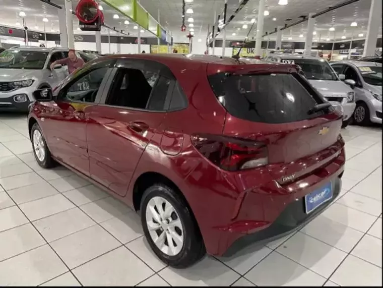 Chevrolet Onix Vermelho 16