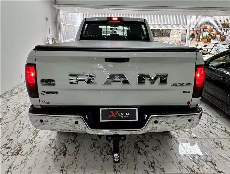 RAM 2500 Branco 9